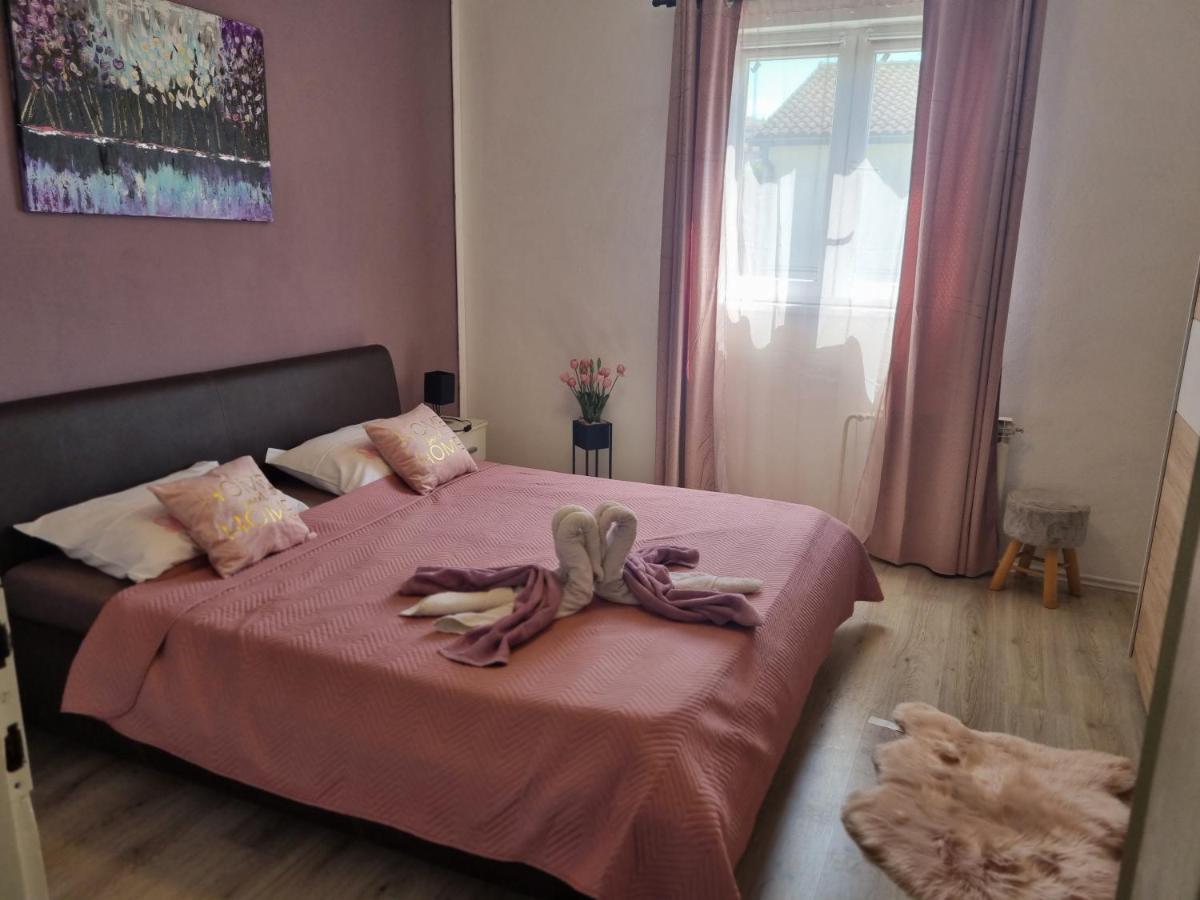 Apartment Zara Funtana Cameră foto